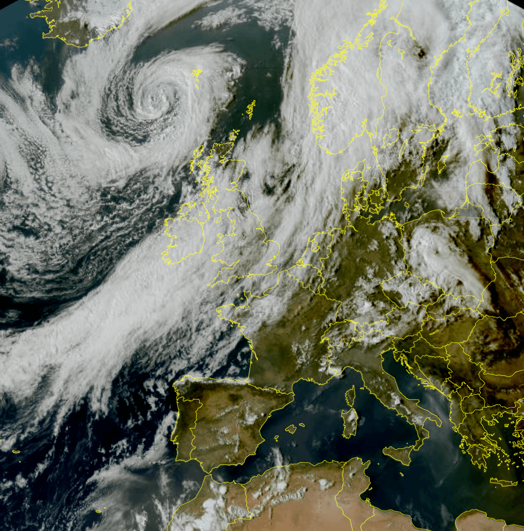 La imagen del satélite ya presagia el cambio de tiempo con lluvias en el norte.